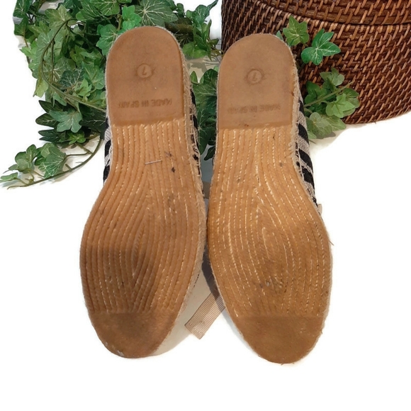 KATE SPADE EUC canvas black/cream striped chic espadrilles. Size 7 - Picture 4 of 6